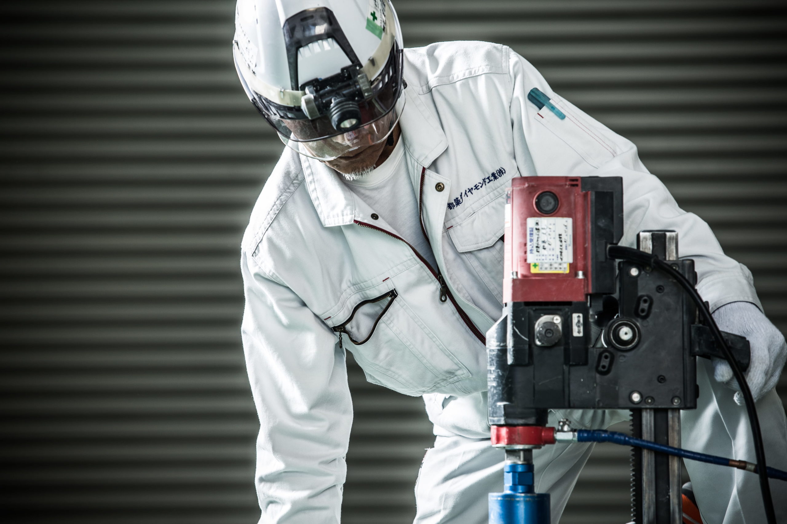 ブロック塀の撤去後にフェンスを取り付けるためのコア抜き 大阪のx線探査なら都築ダイヤモンド工業株式会社